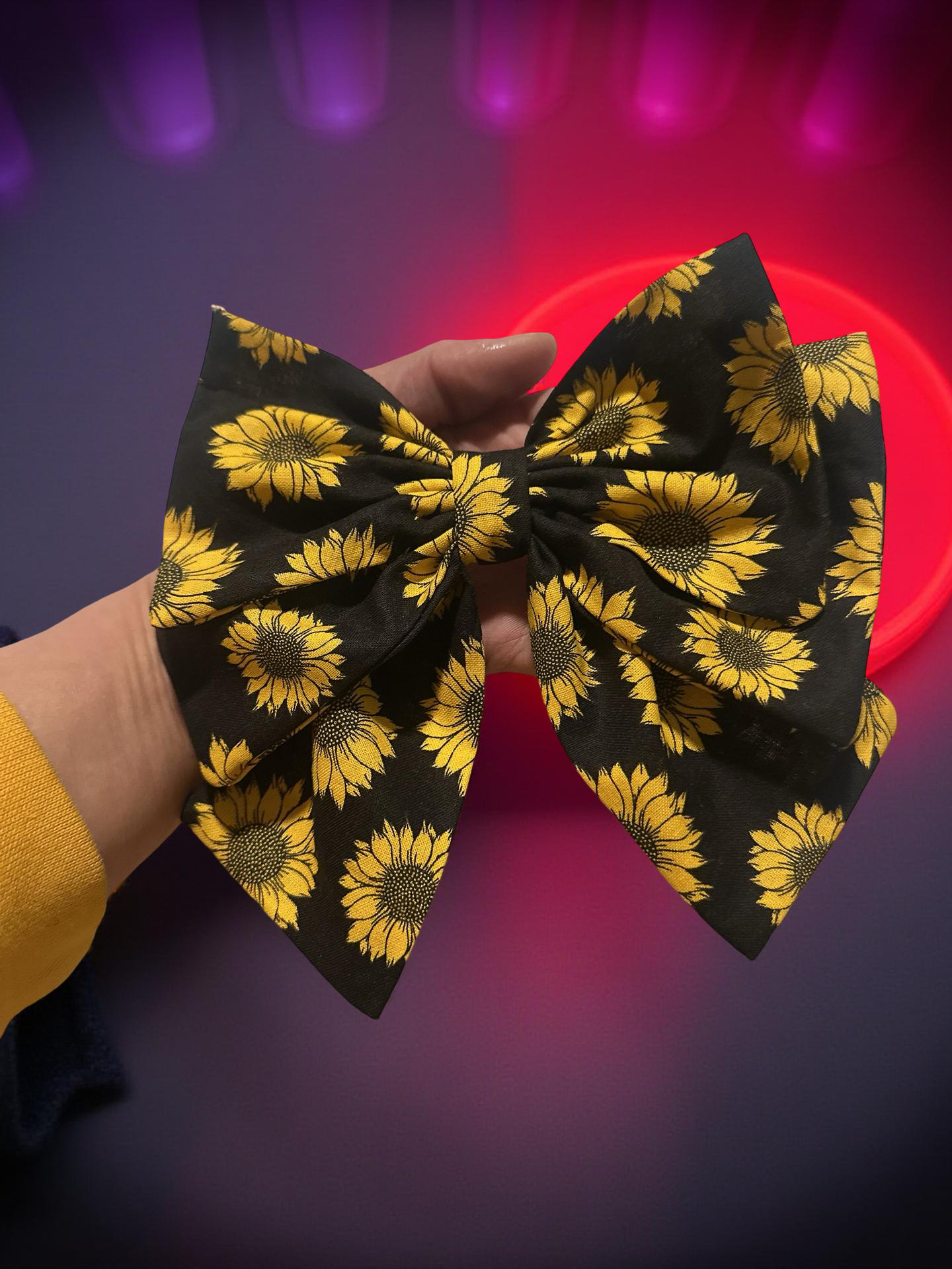 Charming Sunflower Bow - Black with Yellow Sunflower Design for Stylish Outfits